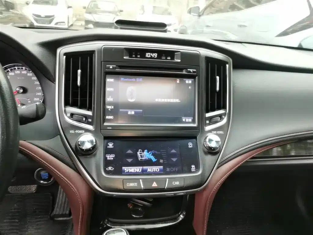 Crown 2017 2.0T Sport Edition — миниатюра 13