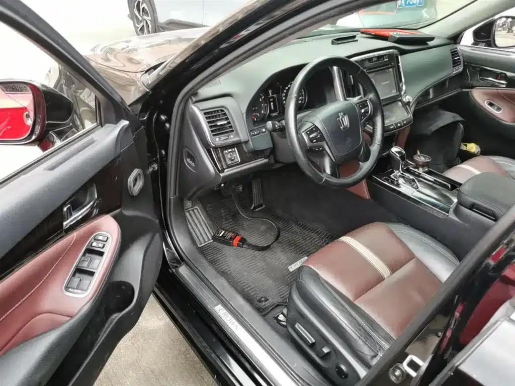Crown 2017 2.0T Sport Edition — миниатюра 16