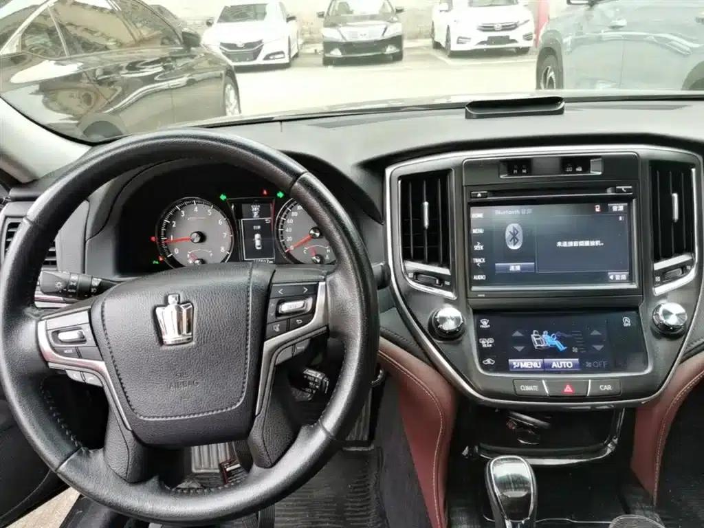 Crown 2017 2.0T Sport Edition — миниатюра 10