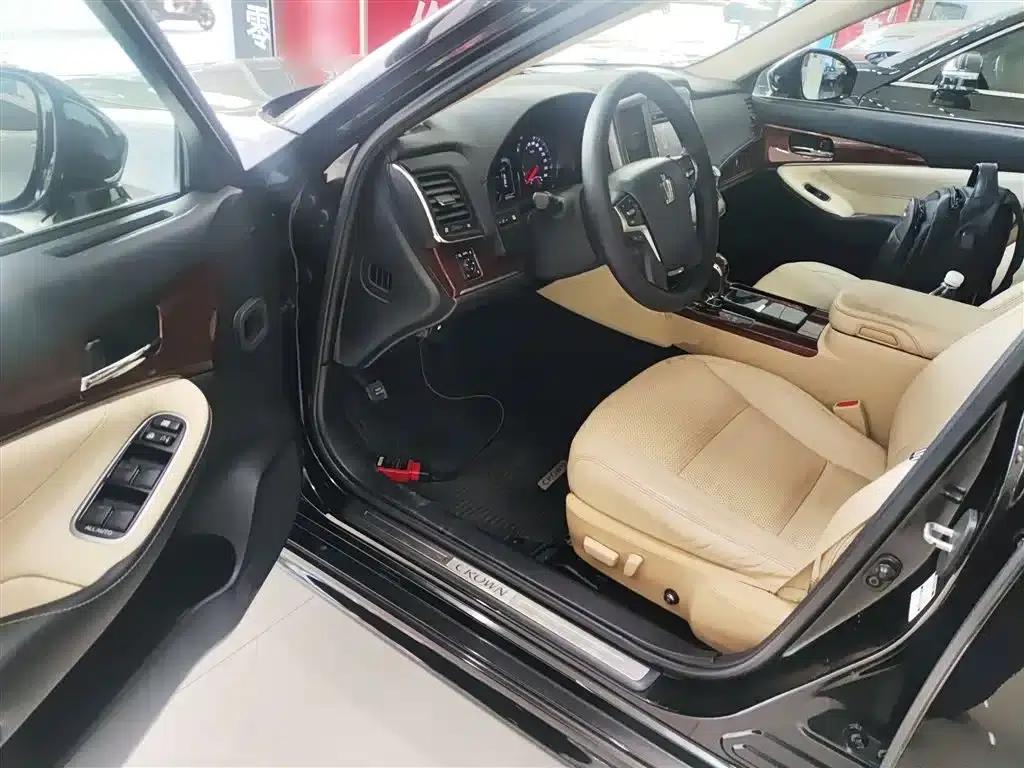 Crown 2015 2.0T Pioneer Edition — миниатюра 12