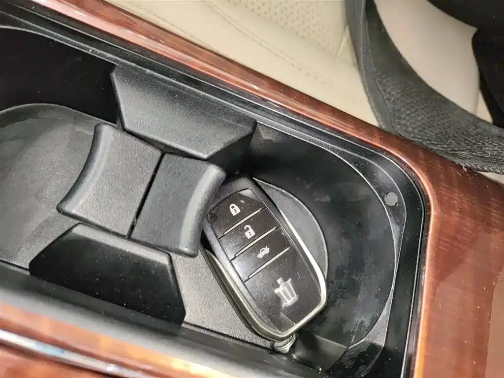 Crown 2015 2.0T Pioneer Edition — миниатюра 17