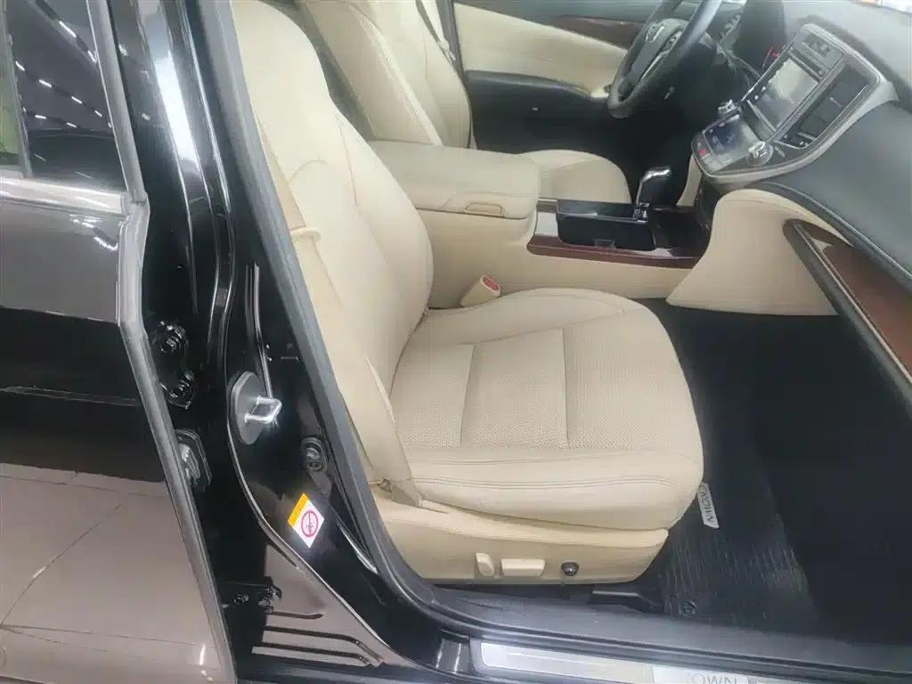 Crown 2015 2.0T Pioneer Edition — миниатюра 19