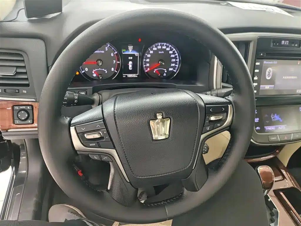 Crown 2015 2.0T Pioneer Edition — миниатюра 7