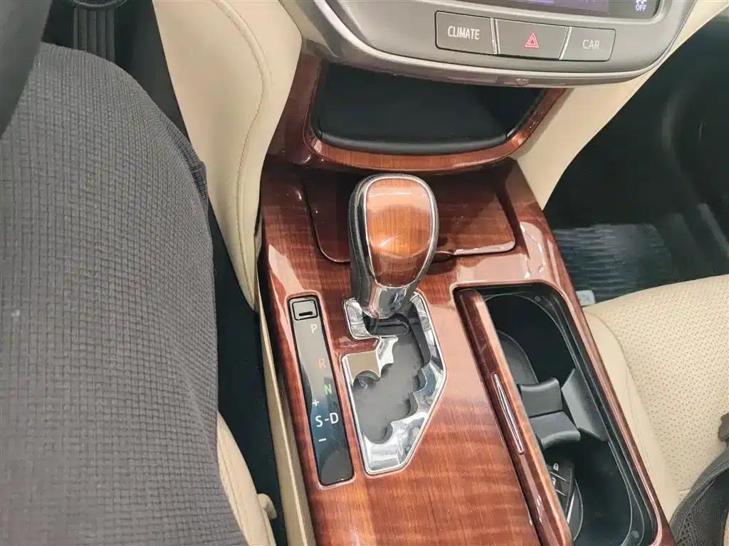 Crown 2015 2.0T Pioneer Edition — миниатюра 10
