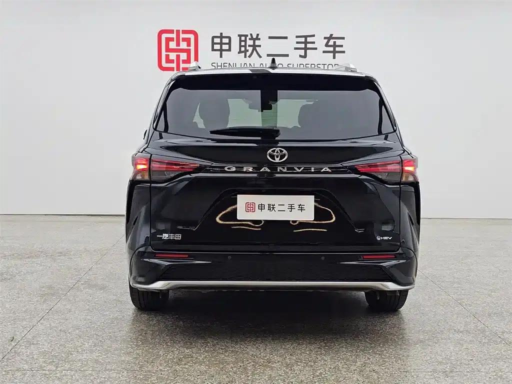 2024 Grevia 2.5L Hybrid Luxury Edition — миниатюра 2