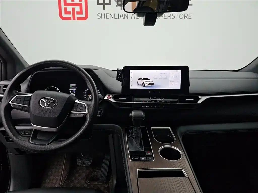 2024 Grevia 2.5L Hybrid Luxury Edition — миниатюра 13
