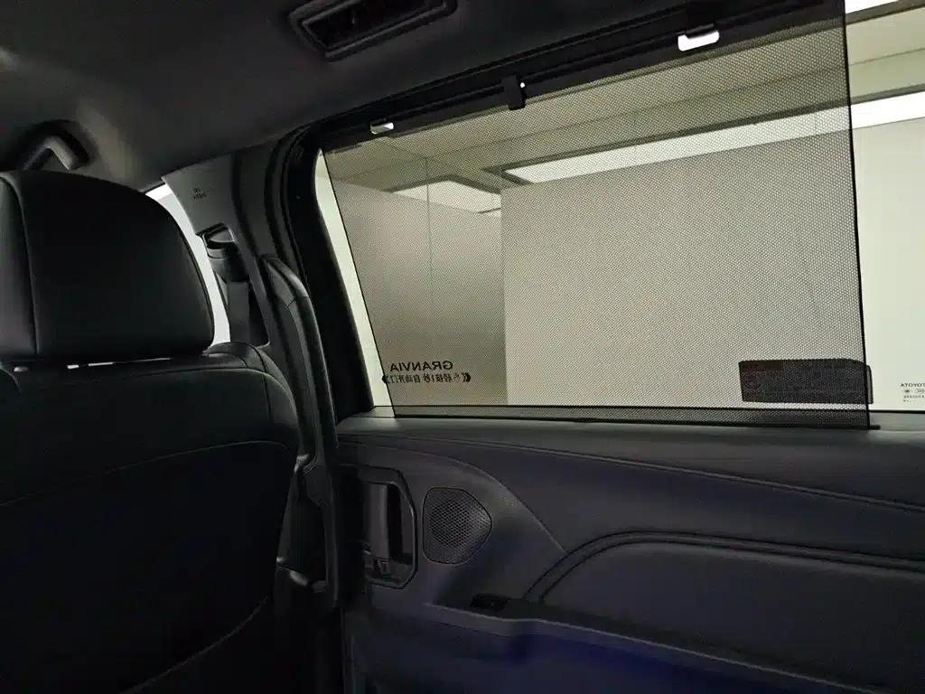 2024 Grevia 2.5L Hybrid Luxury Edition — миниатюра 14