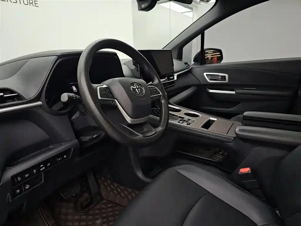 2024 Grevia 2.5L Hybrid Luxury Edition — миниатюра 6