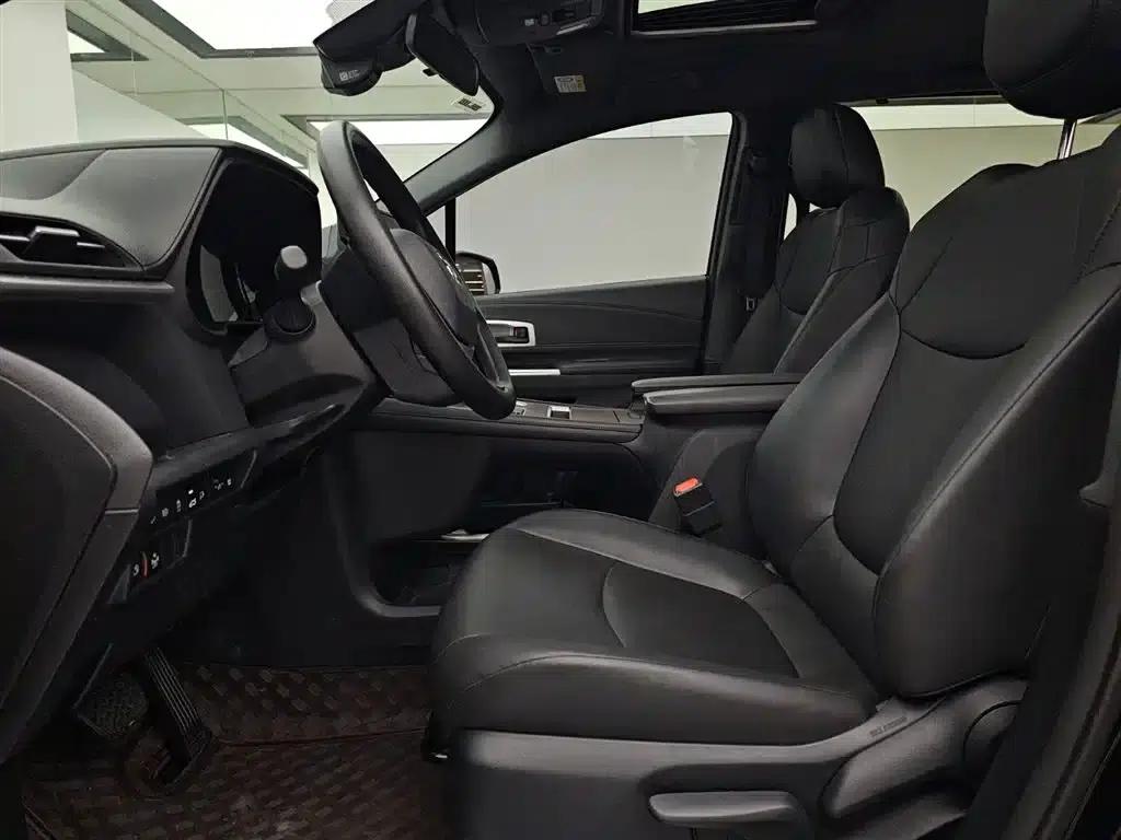 2024 Grevia 2.5L Hybrid Luxury Edition — миниатюра 7
