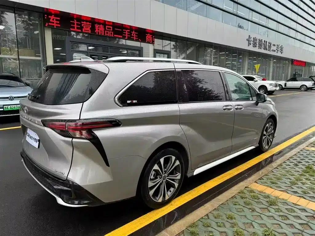 2023 Grevia 2.5L Hybrid Premium Plus Edition — миниатюра 4