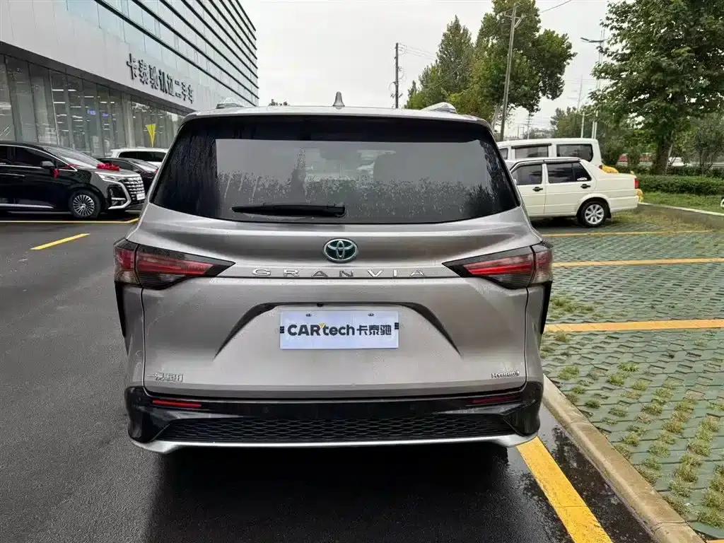 2023 Grevia 2.5L Hybrid Premium Plus Edition — миниатюра 5