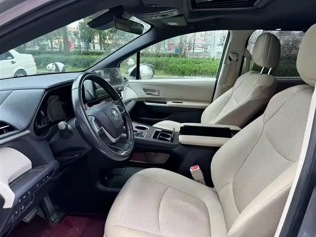 2023 Grevia 2.5L Hybrid Premium Plus Edition — миниатюра 8