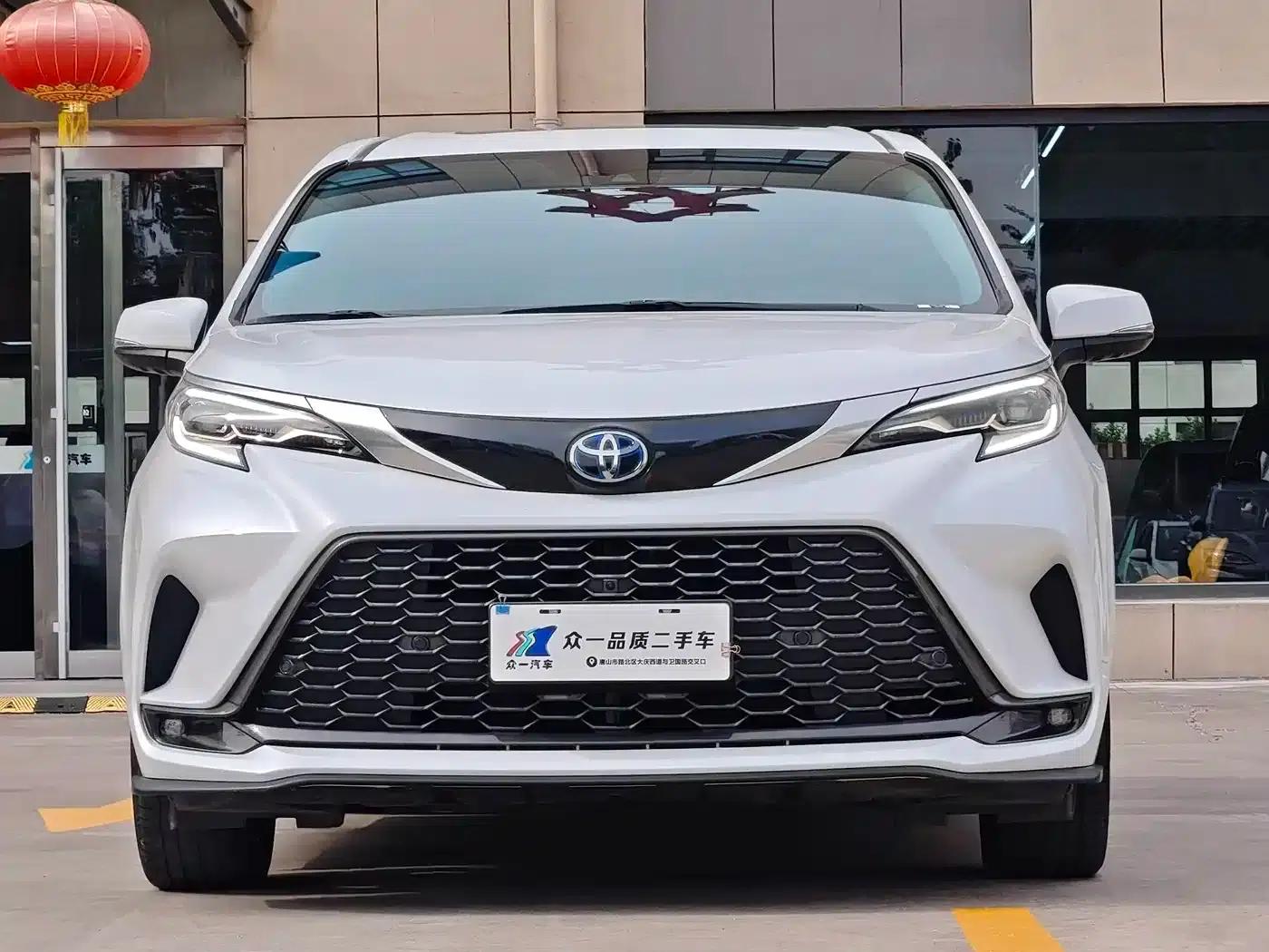 2023 Grevia 2.5L Hybrid Premium Plus Edition — миниатюра 2