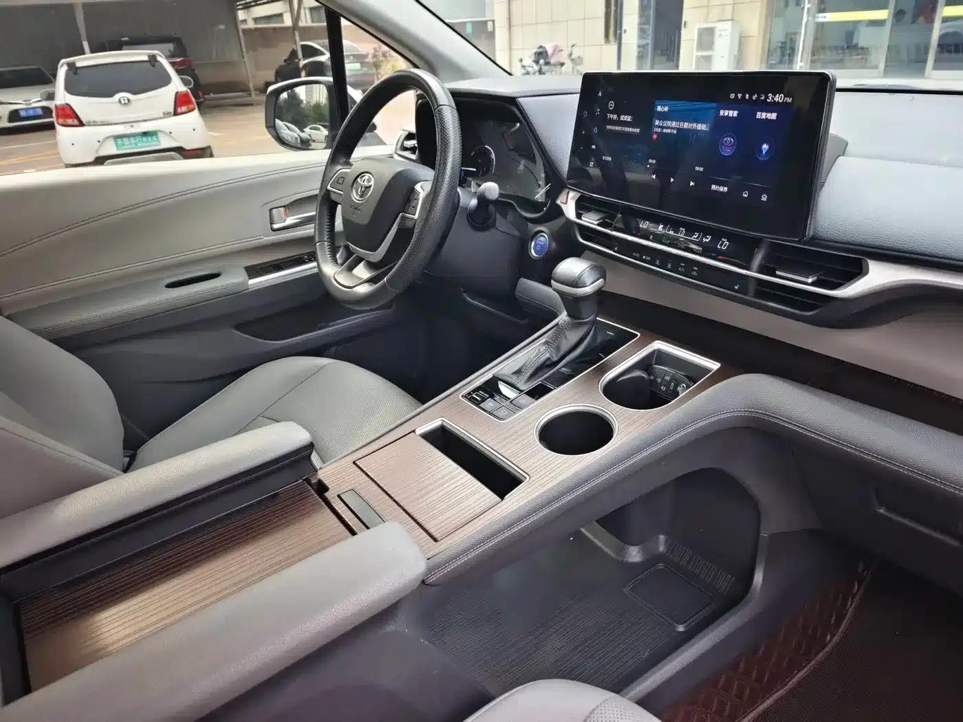 2023 Grevia 2.5L Hybrid Premium Plus Edition — миниатюра 15