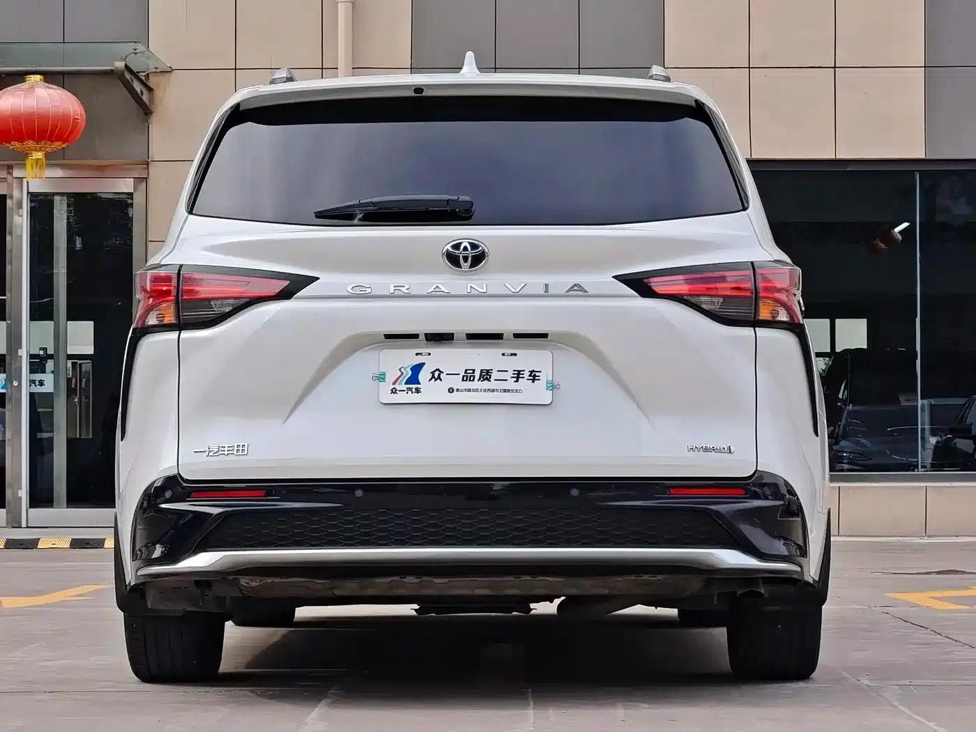 2023 Grevia 2.5L Hybrid Premium Plus Edition — миниатюра 5