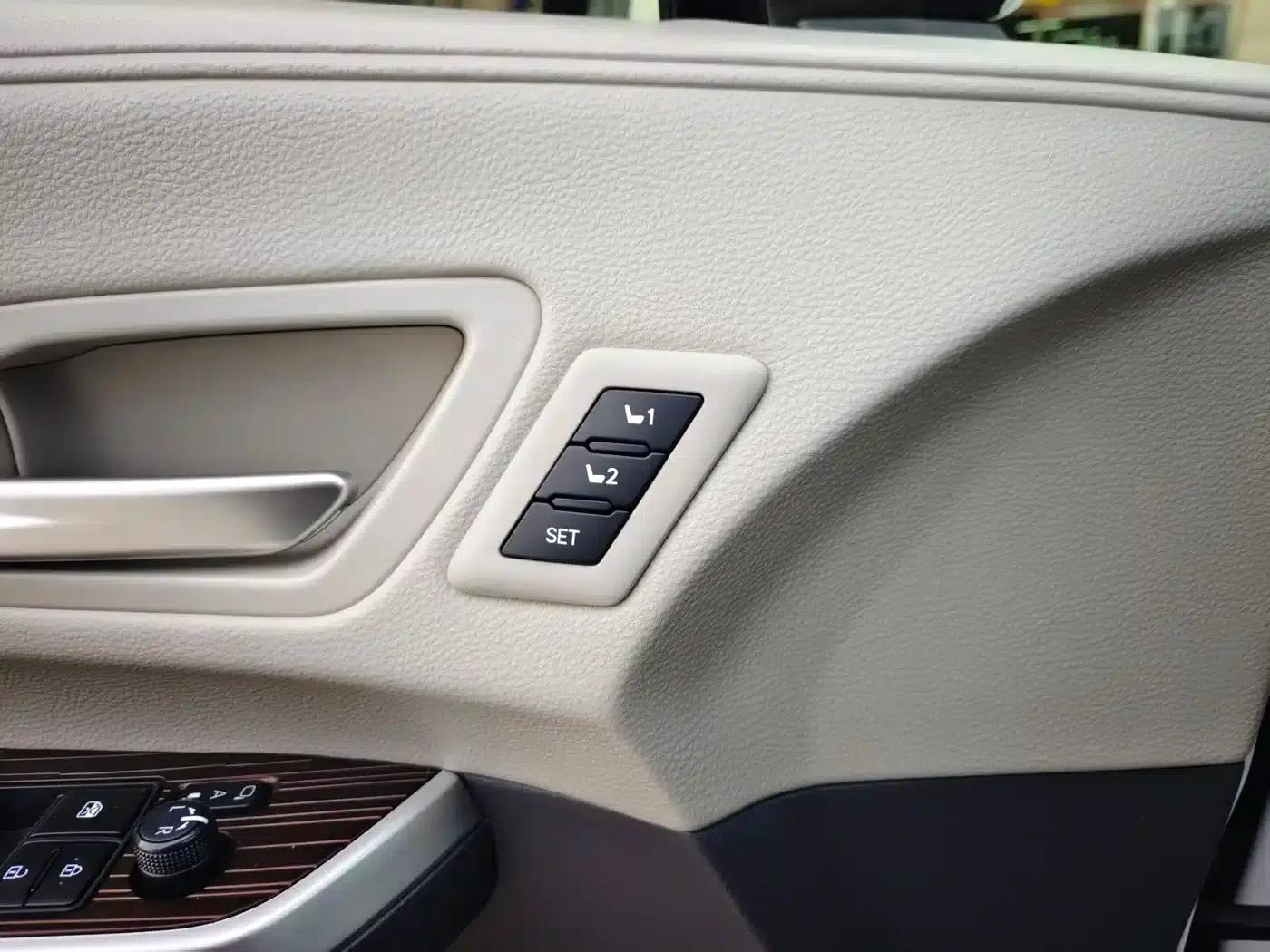 2023 Grevia 2.5L Hybrid Premium Plus Edition — миниатюра 10