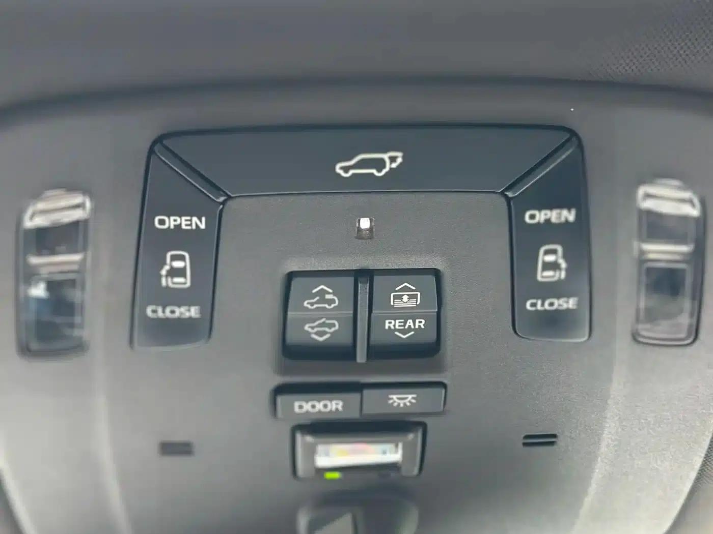 2023 Grevia 2.5L Hybrid Flagship VIP Edition — миниатюра 28