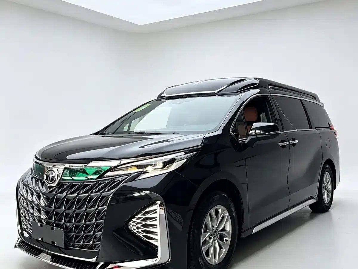 2026 Grevia 2.5L Hybrid Luxury Edition — миниатюра 1