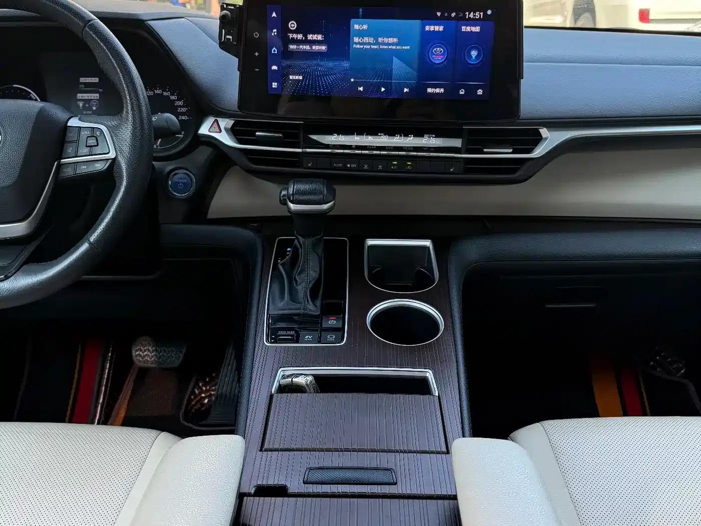 2024 Grevia 2.5L Hybrid Premium Plus Edition — миниатюра 11