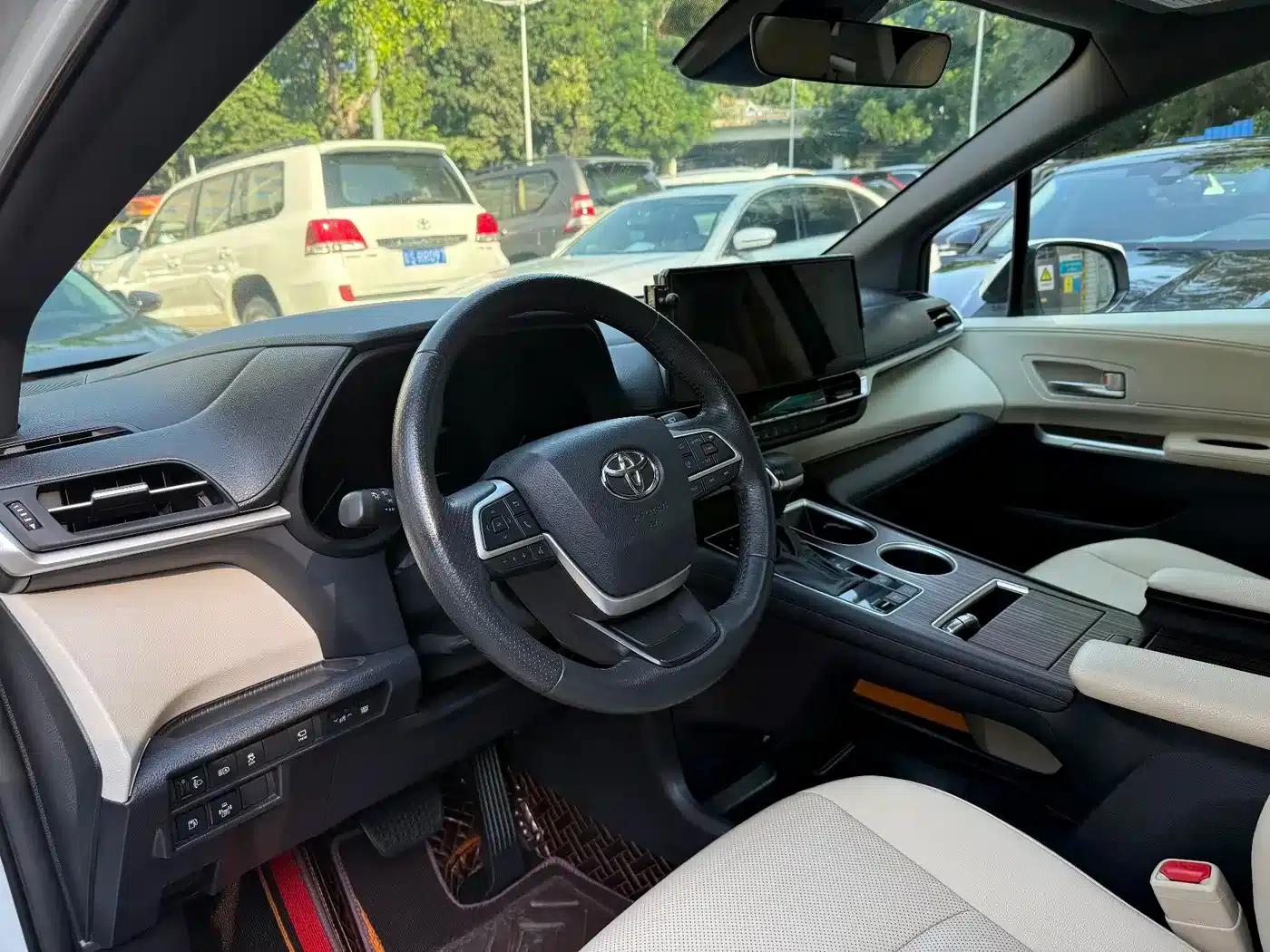 2024 Grevia 2.5L Hybrid Premium Plus Edition — миниатюра 12