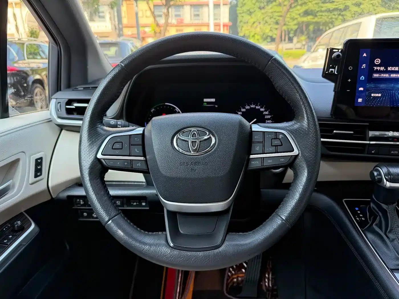 2024 Grevia 2.5L Hybrid Premium Plus Edition — миниатюра 13