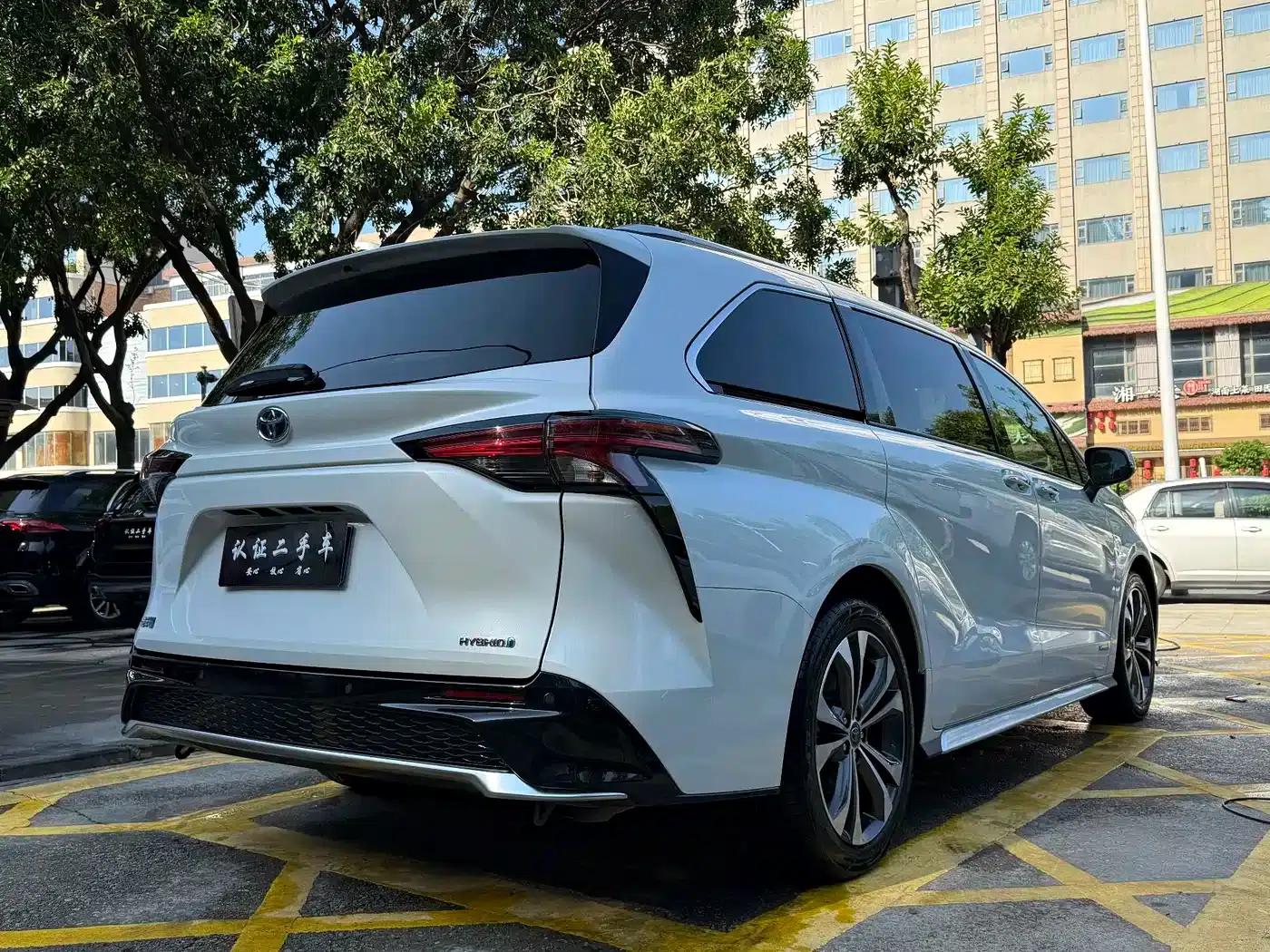 2024 Grevia 2.5L Hybrid Premium Plus Edition — миниатюра 6