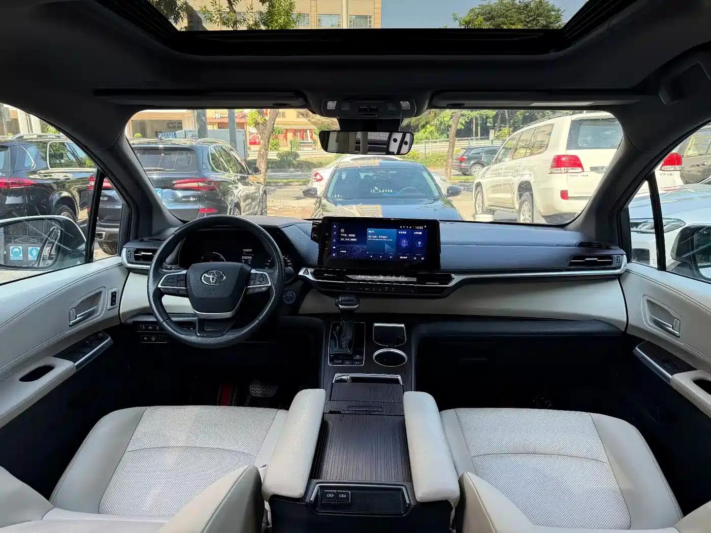 2024 Grevia 2.5L Hybrid Premium Plus Edition — миниатюра 10
