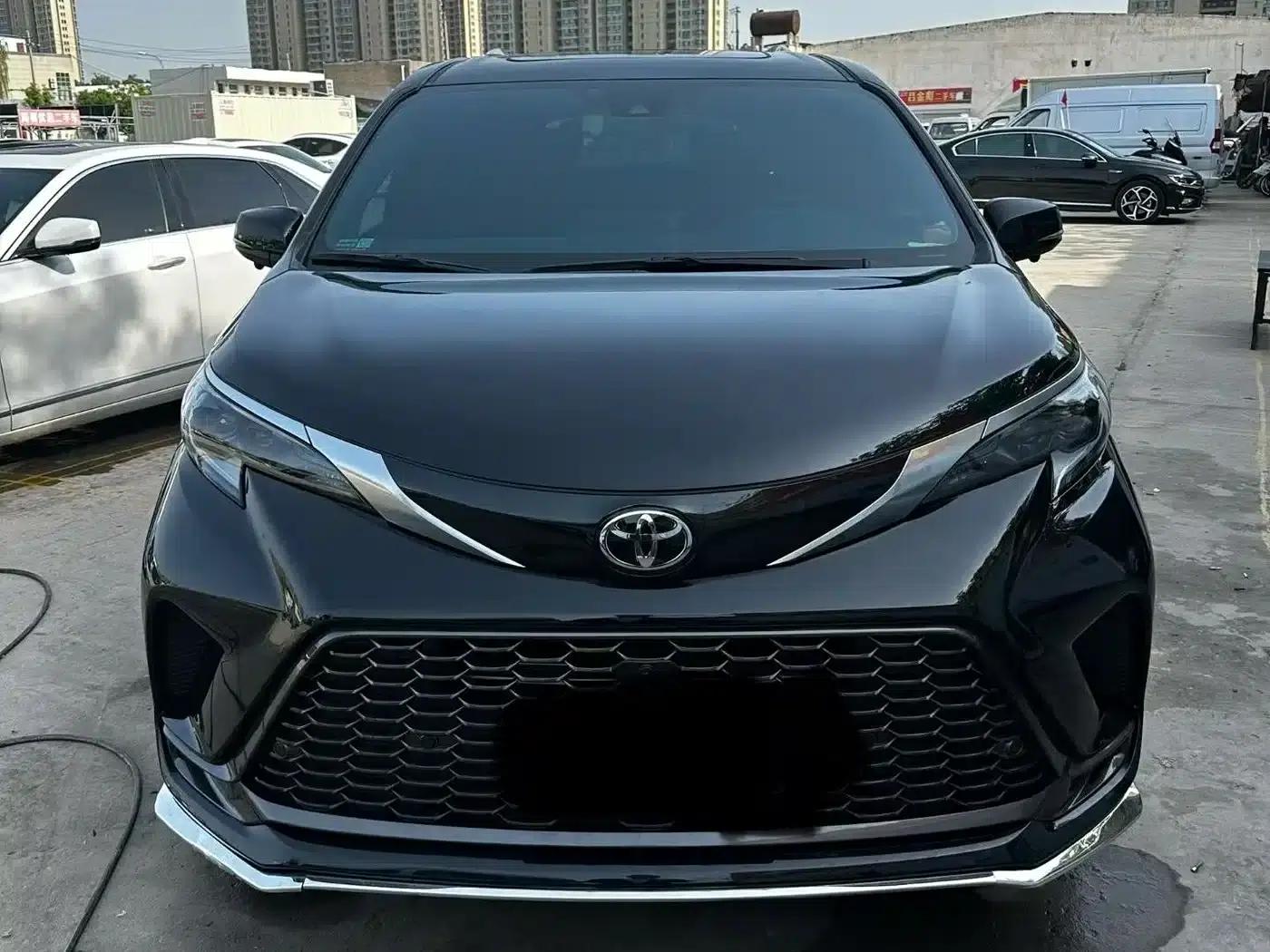 2024 Grevia 2.5L Hybrid Luxury Edition — миниатюра 2