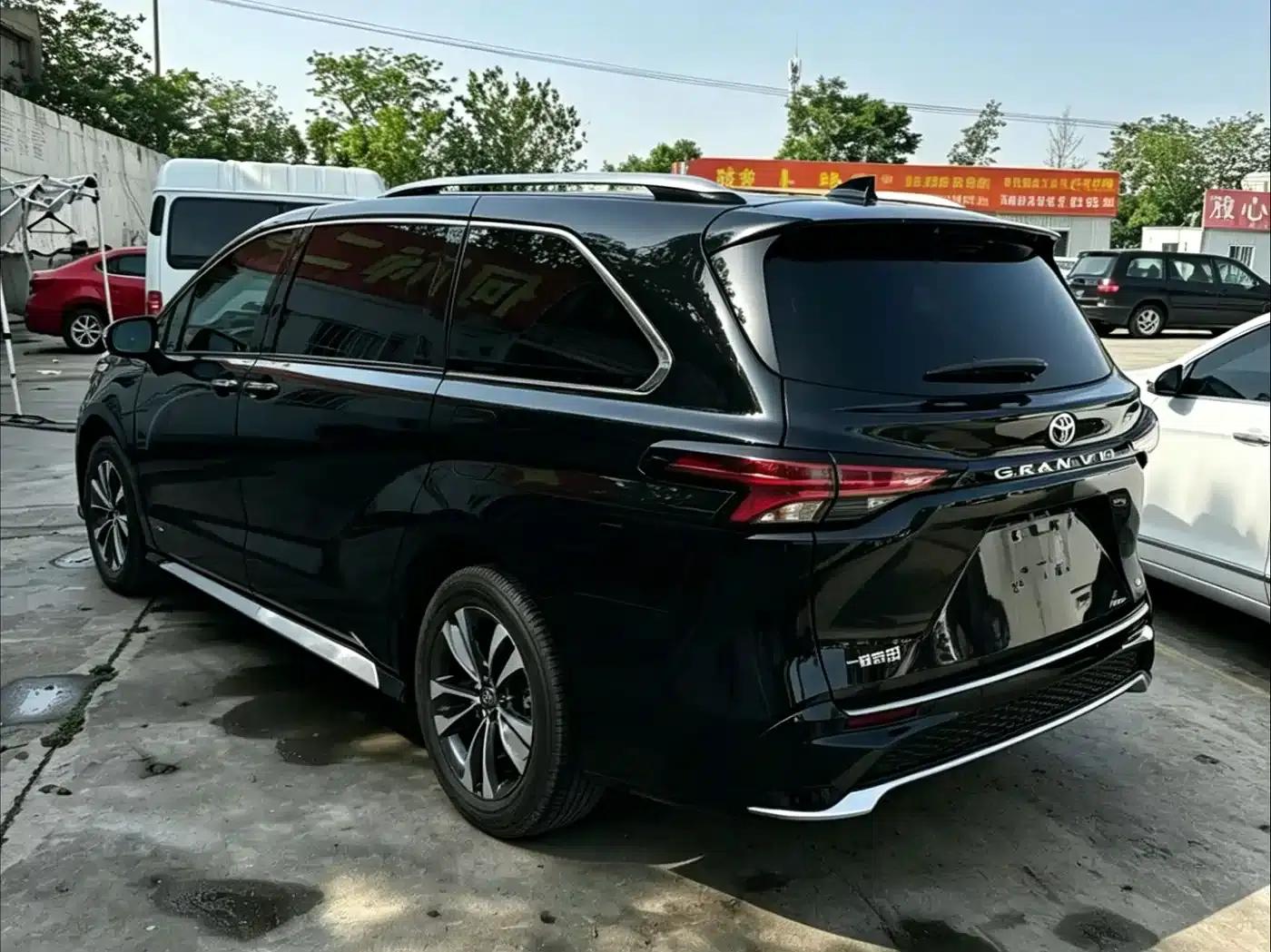 2024 Grevia 2.5L Hybrid Luxury Edition — миниатюра 4