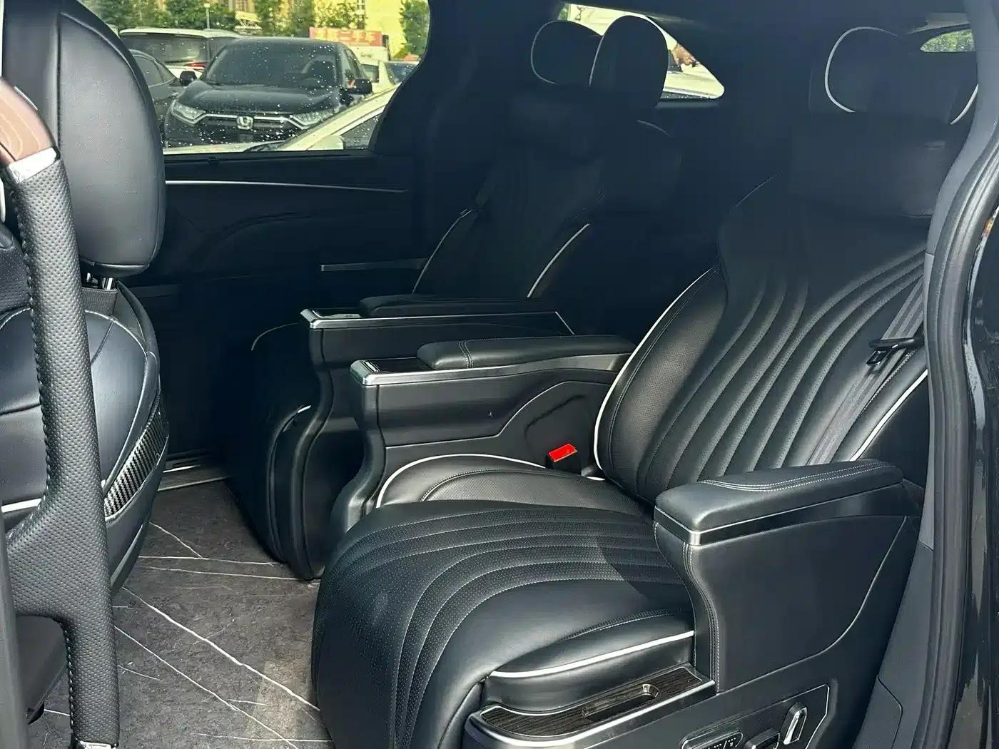 2024 Grevia 2.5L Hybrid Luxury Edition — миниатюра 8