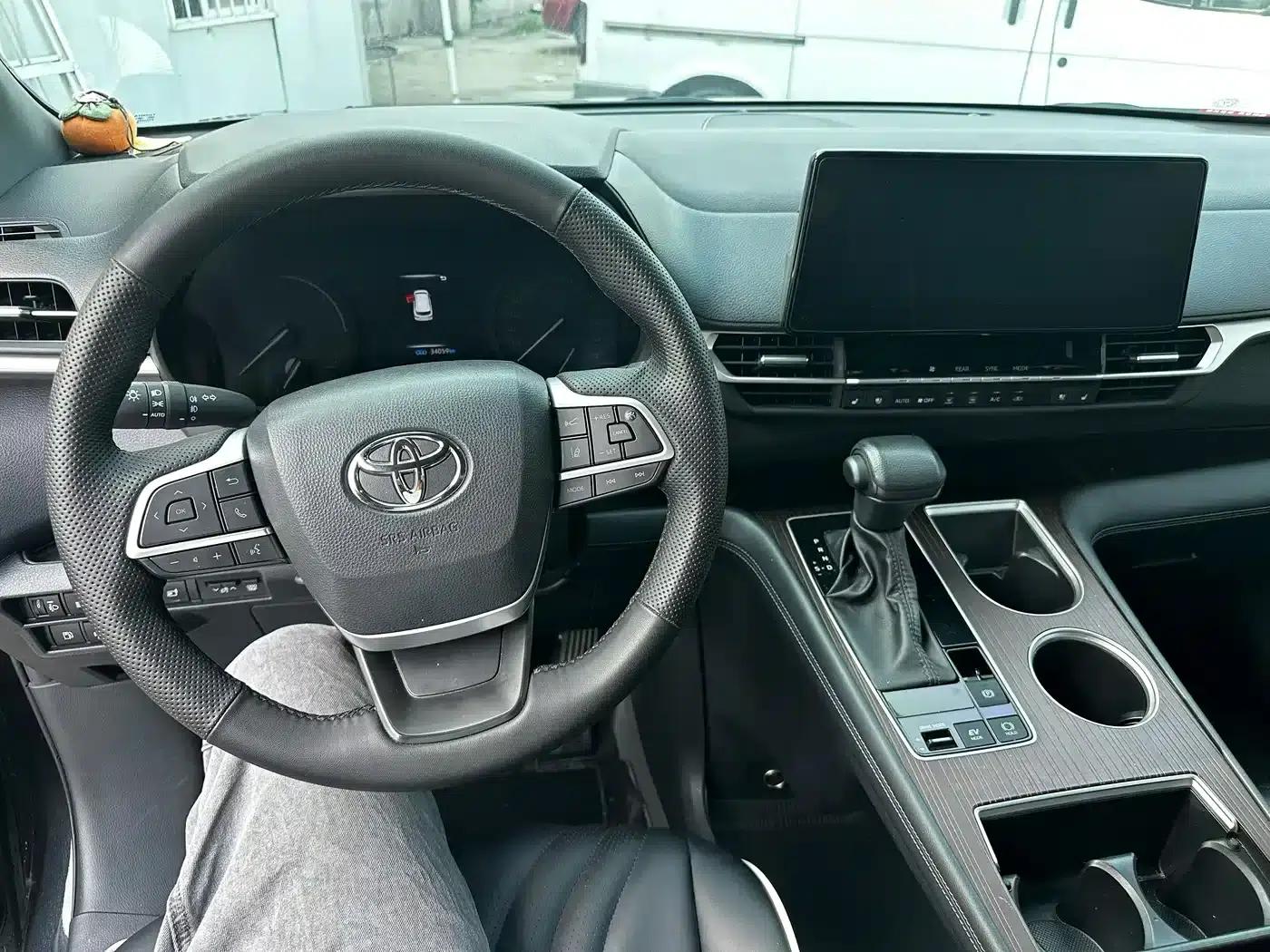 2024 Grevia 2.5L Hybrid Luxury Edition — миниатюра 9