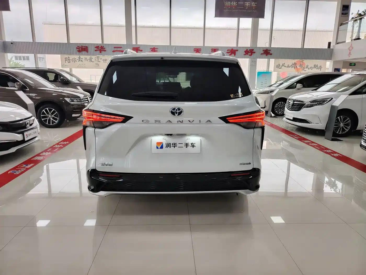 2022 Grevia 2.5L Hybrid Flagship Edition — миниатюра 14