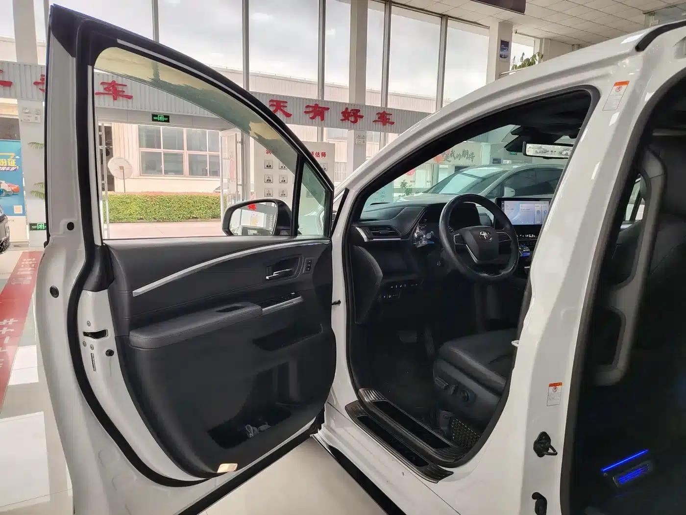 2022 Grevia 2.5L Hybrid Flagship Edition — миниатюра 4