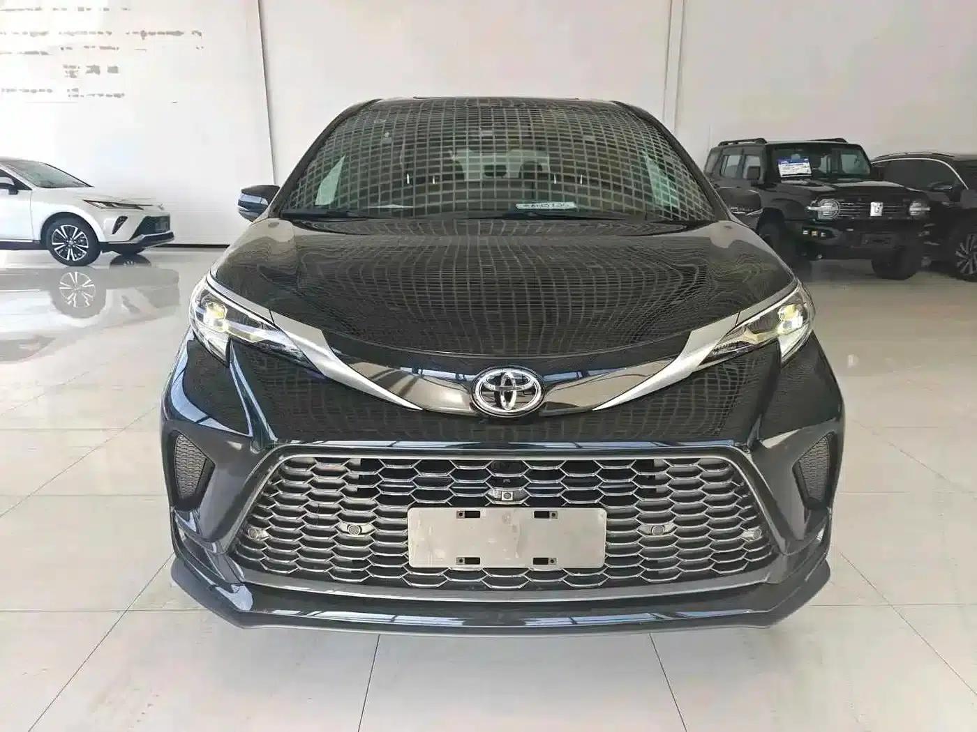 2024 Grevia 2.5L Hybrid Premium Plus Edition — миниатюра 2