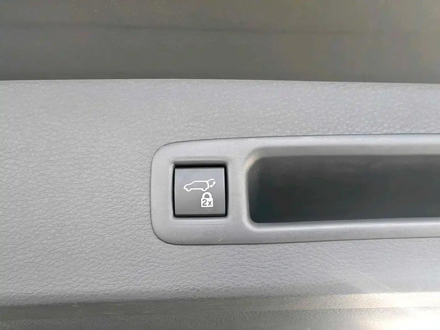 2024 Grevia 2.5L Hybrid Premium Plus Edition — миниатюра 12