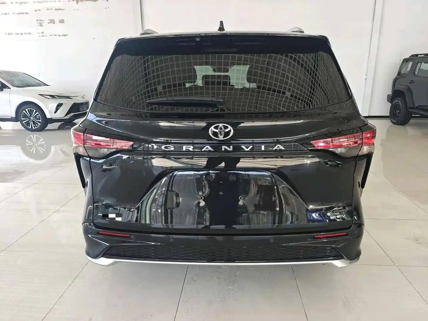 2024 Grevia 2.5L Hybrid Premium Plus Edition — миниатюра 5
