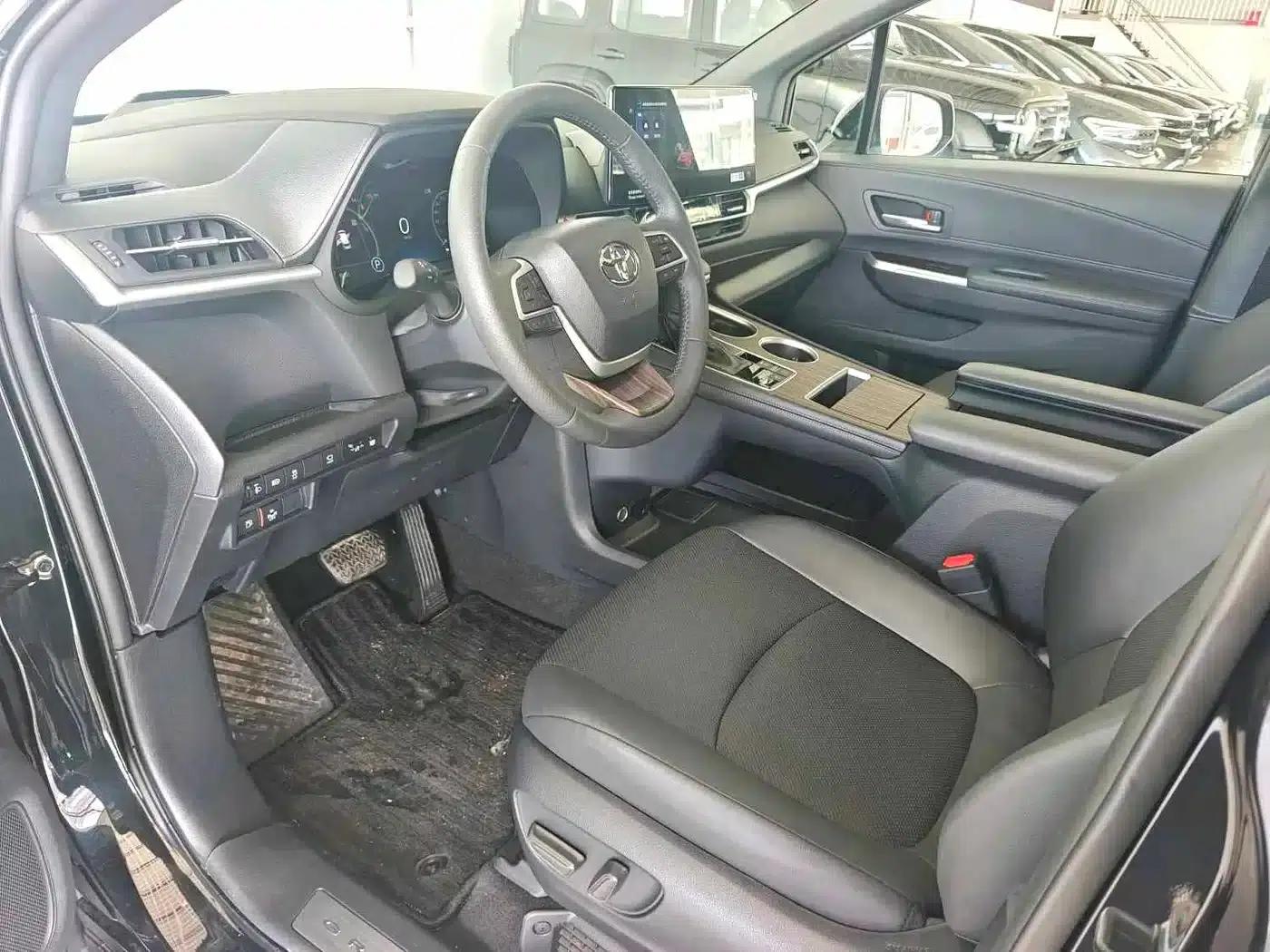 2024 Grevia 2.5L Hybrid Premium Plus Edition — миниатюра 10