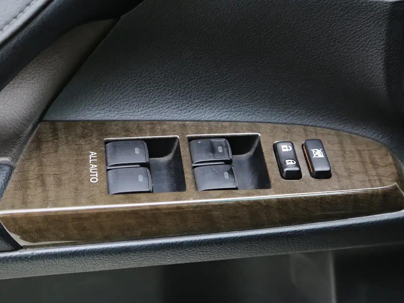 Reiz 2013 2.5V Elite Edition — миниатюра 9