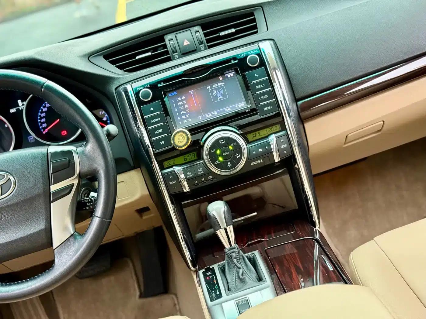Reiz 2012 2.5V Elegant Elite Edition — миниатюра 16