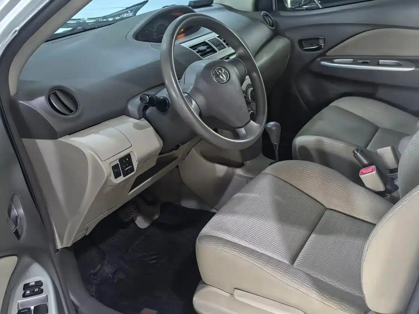 Vios 2010 1.3L GL-i Standard MT — миниатюра 6