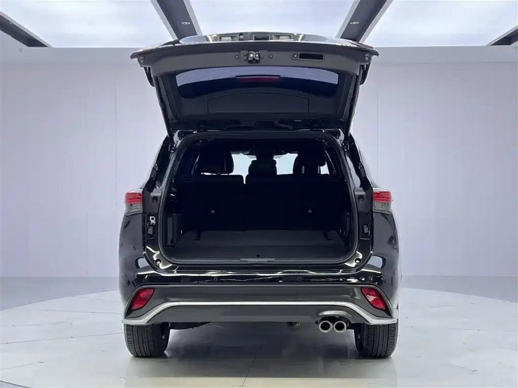Crown Land Cruiser 2023 2.5L HEV 4WD Elite Edition — миниатюра 13