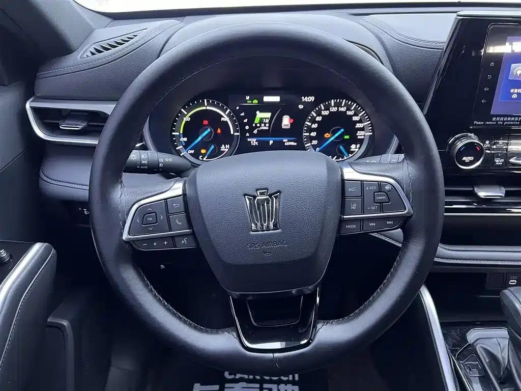 Crown Land Cruiser 2023 2.5L HEV 4WD Elite Edition — миниатюра 15