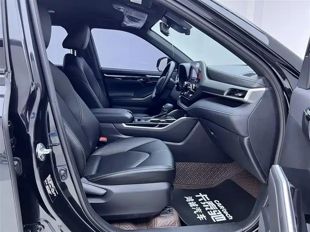 Crown Land Cruiser 2023 2.5L HEV 4WD Elite Edition — миниатюра 19