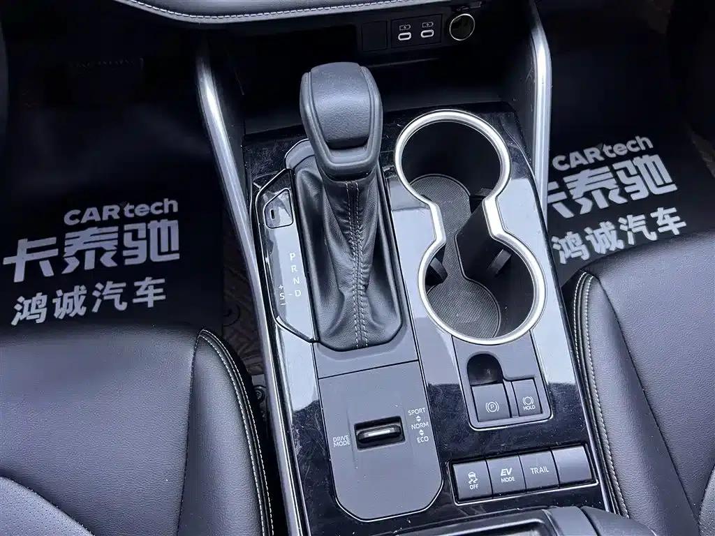 Crown Land Cruiser 2023 2.5L HEV 4WD Elite Edition — миниатюра 21