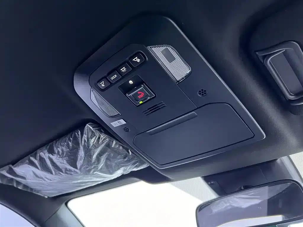 Crown Land Cruiser 2023 2.5L HEV 4WD Elite Edition — миниатюра 23