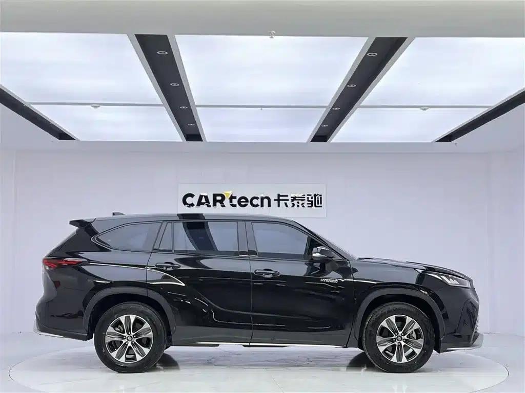 Crown Land Cruiser 2023 2.5L HEV 4WD Elite Edition — миниатюра 4