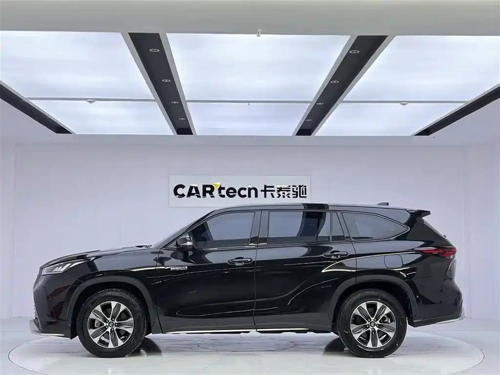 Crown Land Cruiser 2023 2.5L HEV 4WD Elite Edition — миниатюра 8