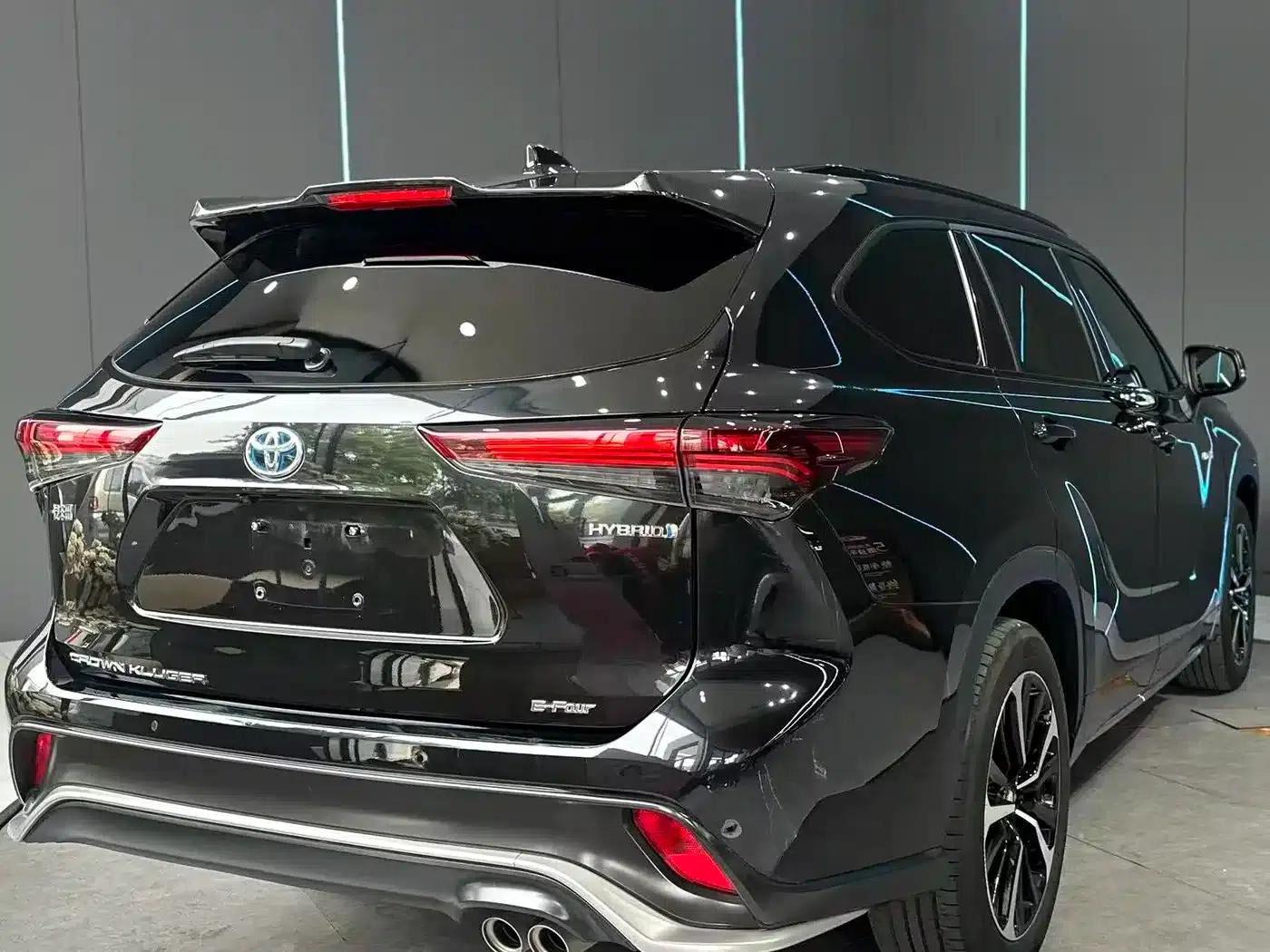 Crown Land Cruiser 2024 2.5L HEV 4WD Premium Edition — миниатюра 6