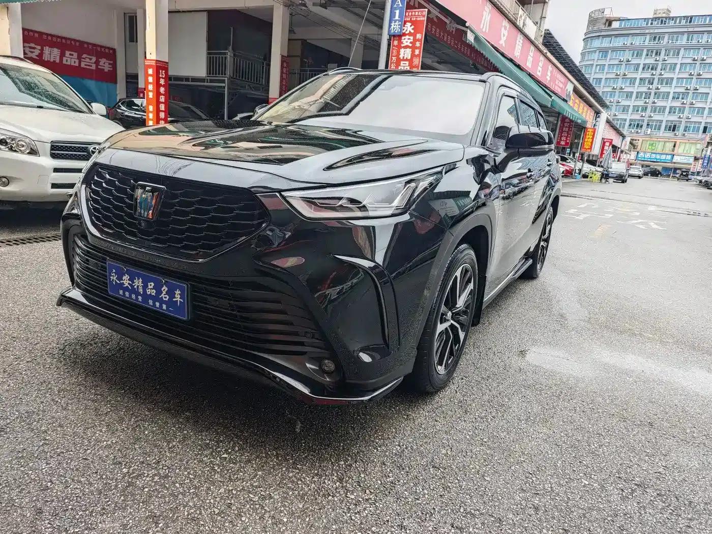 Crown Land Cruiser 2023 2.5L HEV 4WD Premium Edition — миниатюра 1