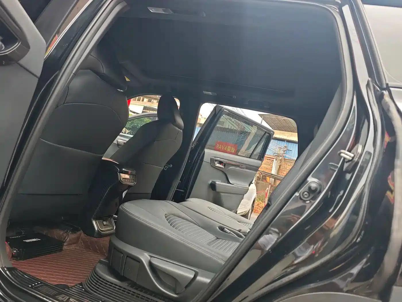 Crown Land Cruiser 2023 2.5L HEV 4WD Premium Edition — миниатюра 12
